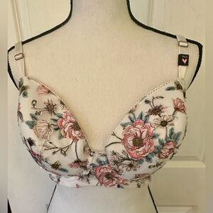 VICTORIA SECRET!!!NWT FLOWER UNDERWIRE BRA WITH BACK HOOK AND EYE CLOSURE 36DD.